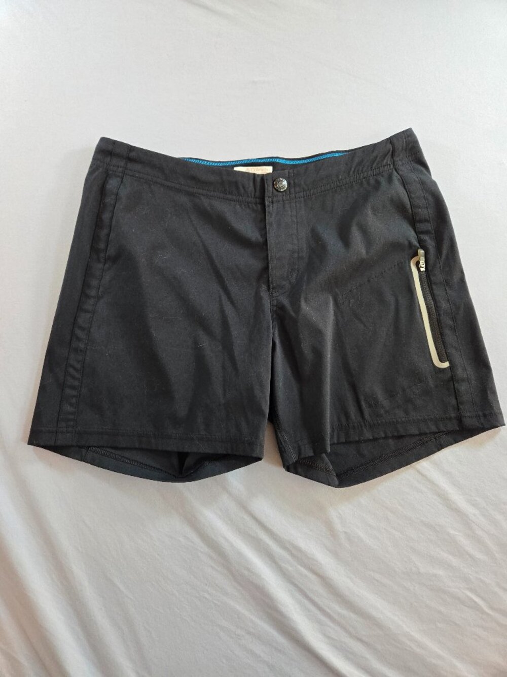 Columbia Shorts Omni-Shield , Women's Size 8/40 Black, Zip Pocket
